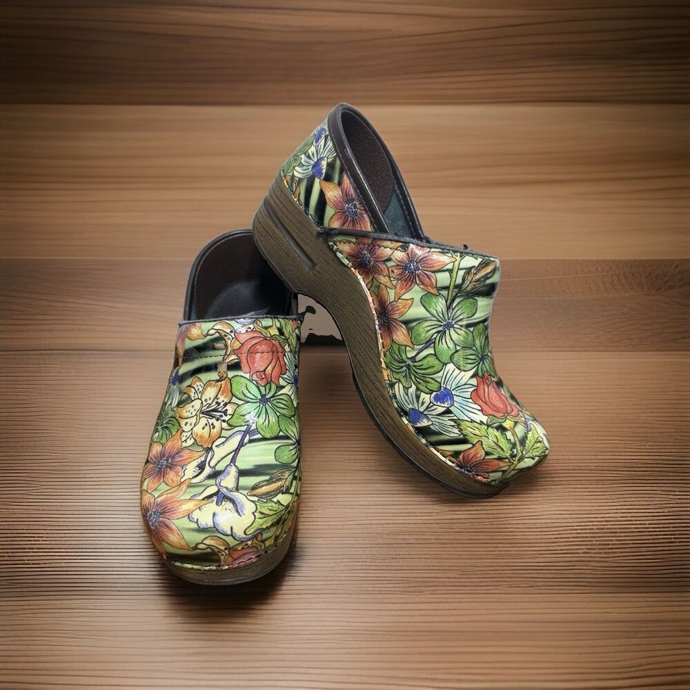 Dansko professional slip on Nurse Clogs Size 38 floral tiger lily Size 38/7.5-8